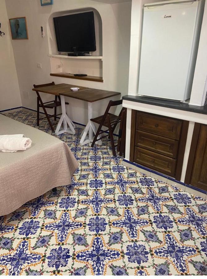 Casa Isabella Loc Turist Br Apartment Липари Екстериор снимка