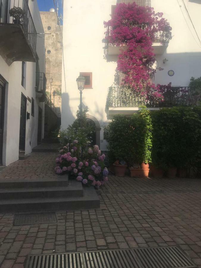 Casa Isabella Loc Turist Br Apartment Липари Екстериор снимка